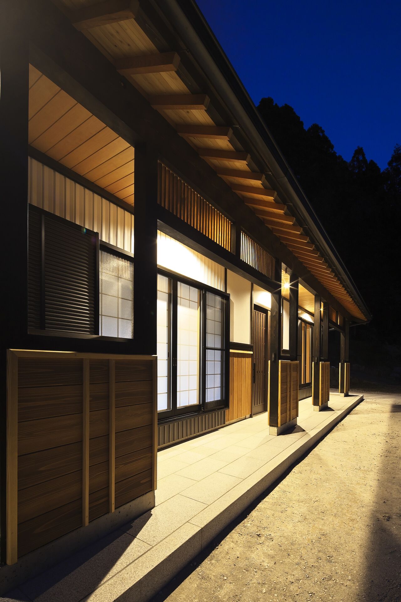   平屋和モダン    