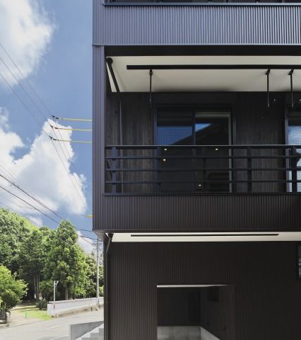 岡崎市　新築住宅　モダン　ブラックガルバリウム　３階建て アイキャッチ画像